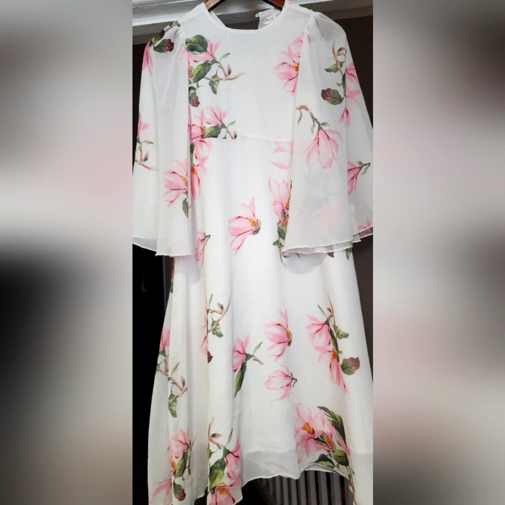 Girls White Chiffon Dress With Magnolia Flowers